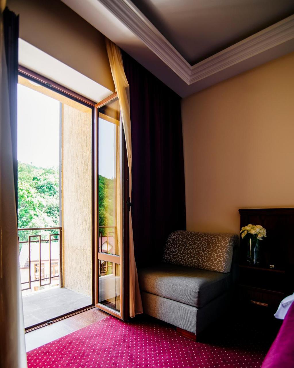 Elegant Hotel & Resort ซากาดซอร์ ภายนอก รูปภาพ