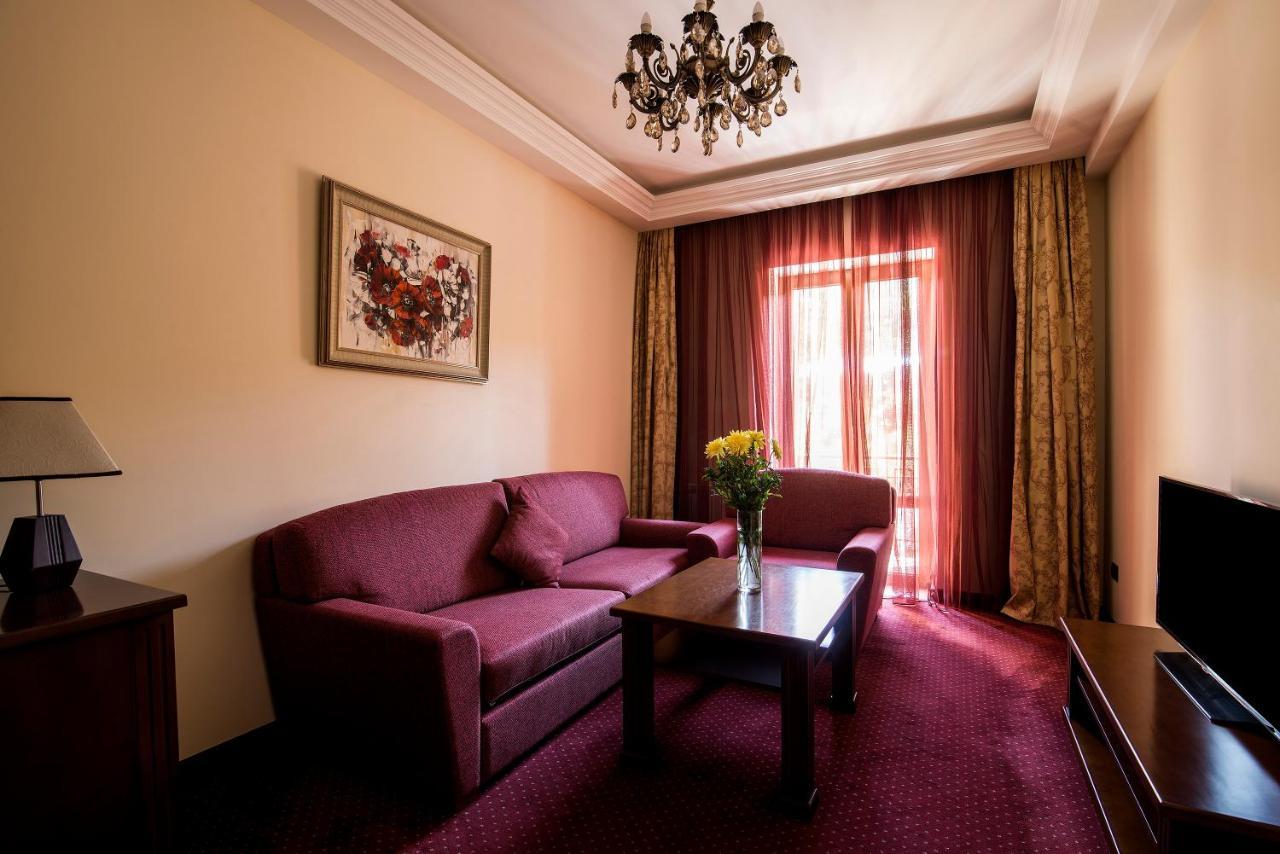 Elegant Hotel & Resort ซากาดซอร์ ภายนอก รูปภาพ
