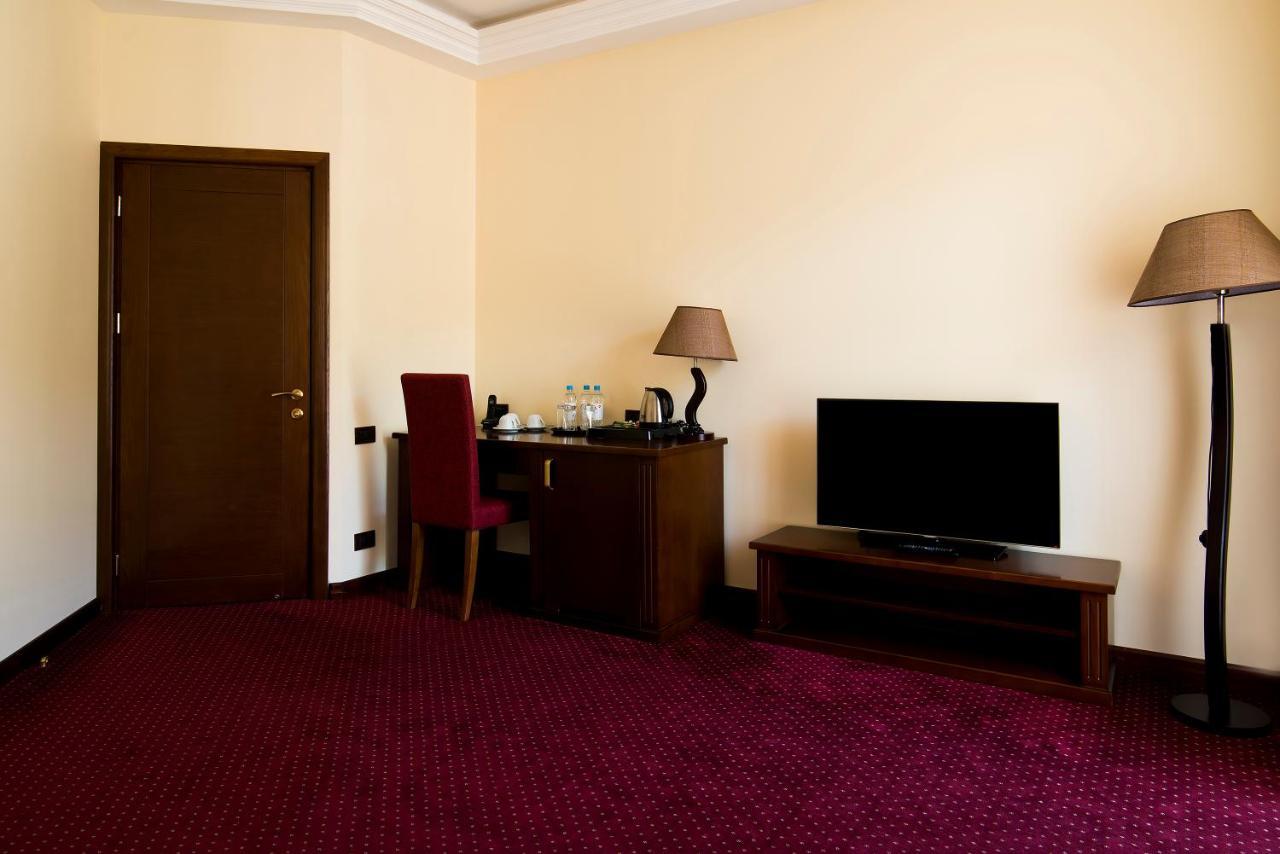 Elegant Hotel & Resort ซากาดซอร์ ภายนอก รูปภาพ