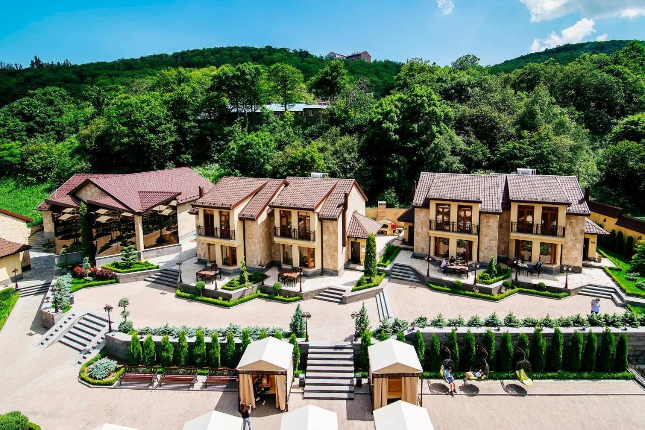 Elegant Hotel & Resort ซากาดซอร์ ภายนอก รูปภาพ